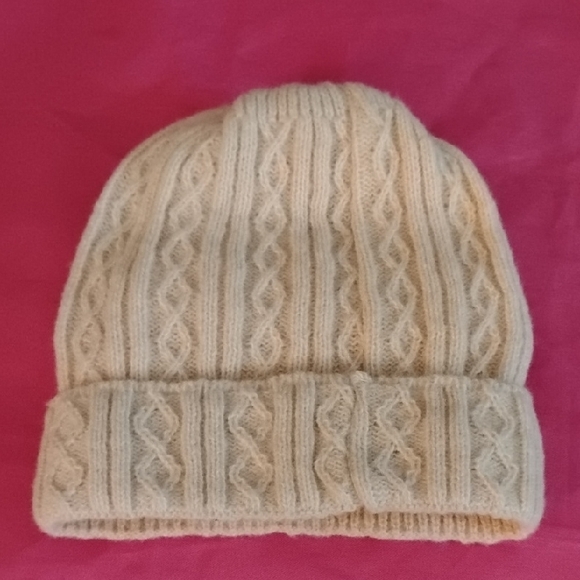 Cable Knit Toque - Picture 3 of 7